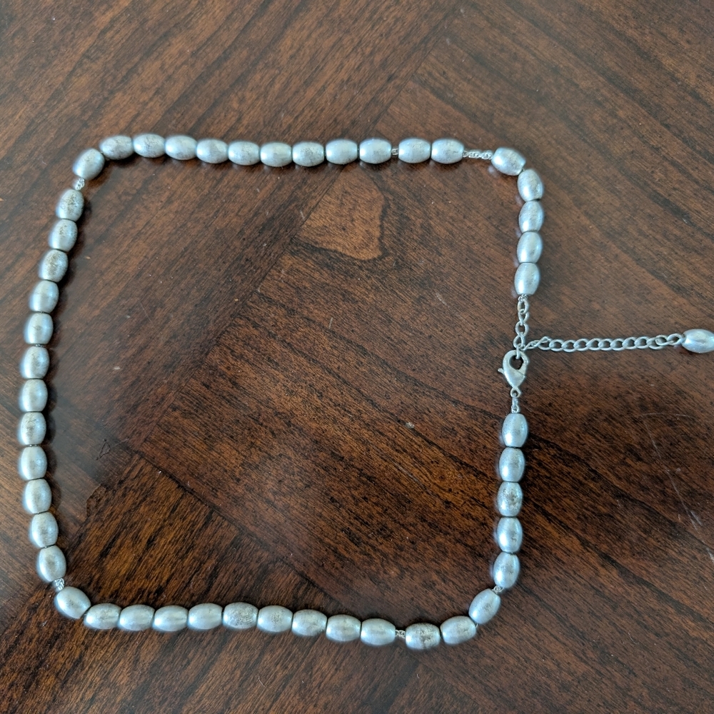 Silver Tone Metal Beaded Necklace 17"
